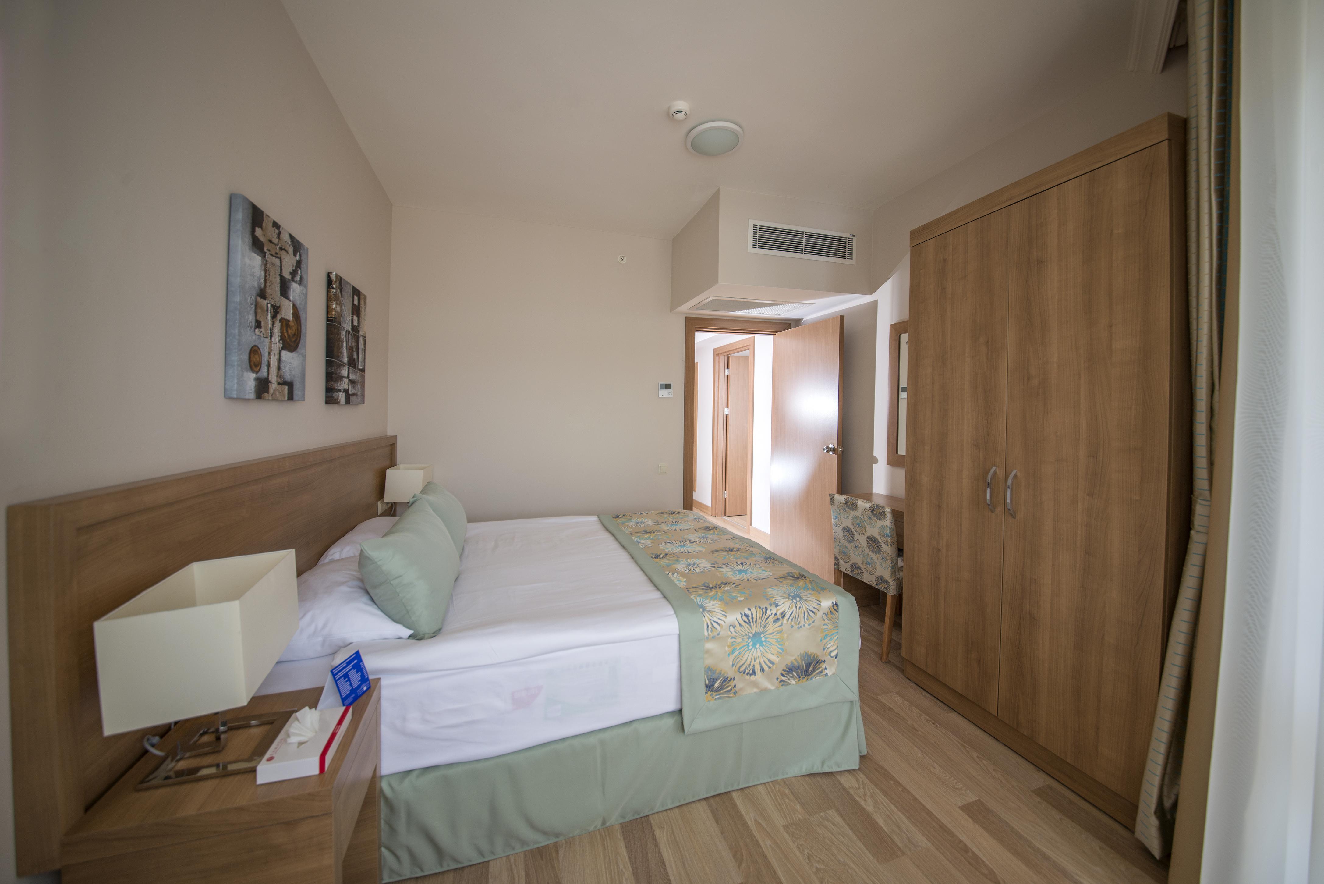 מלון Wyndham Garden Lara 4*