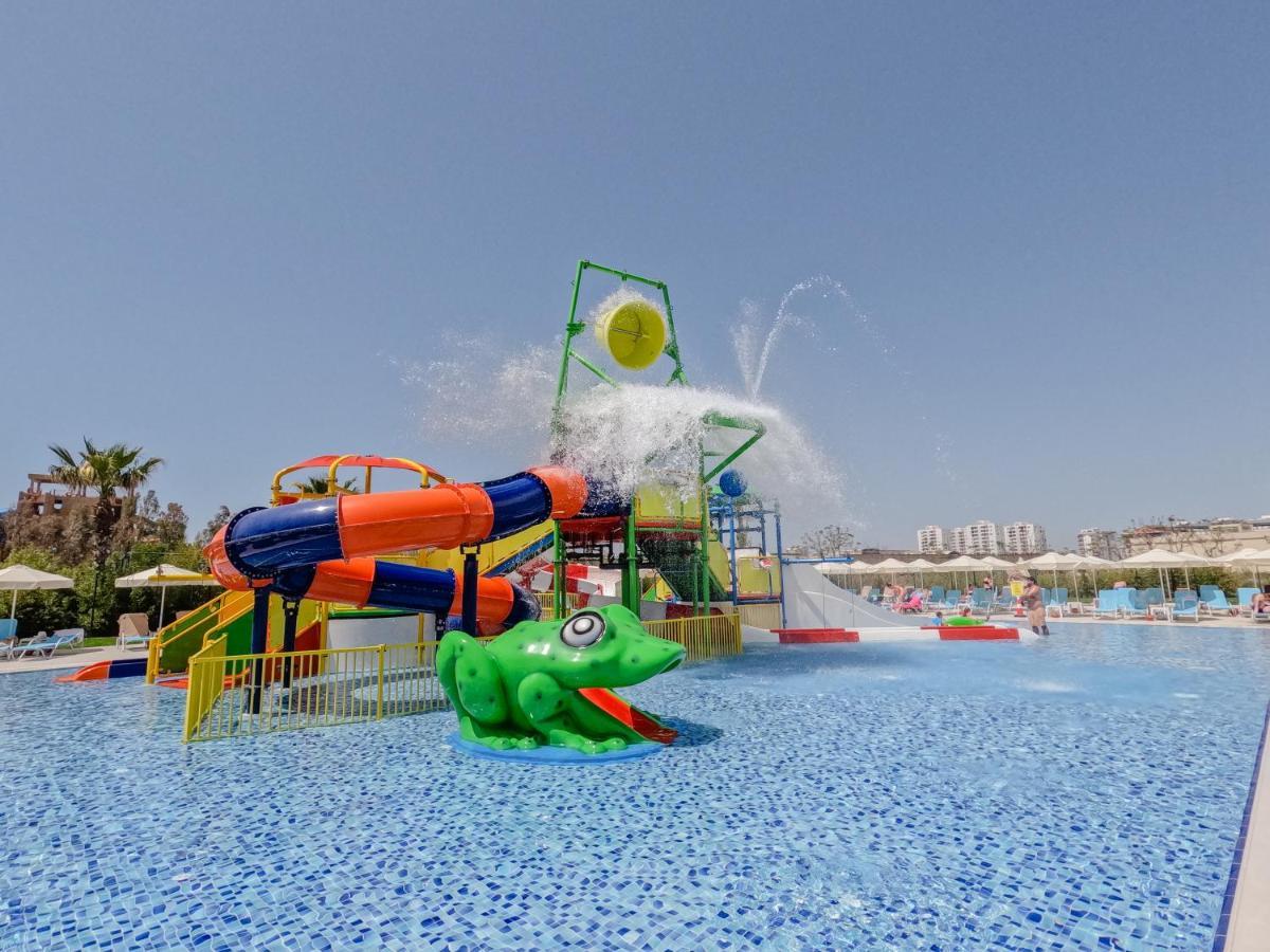 Wyndham Garden Lara מלון 4*