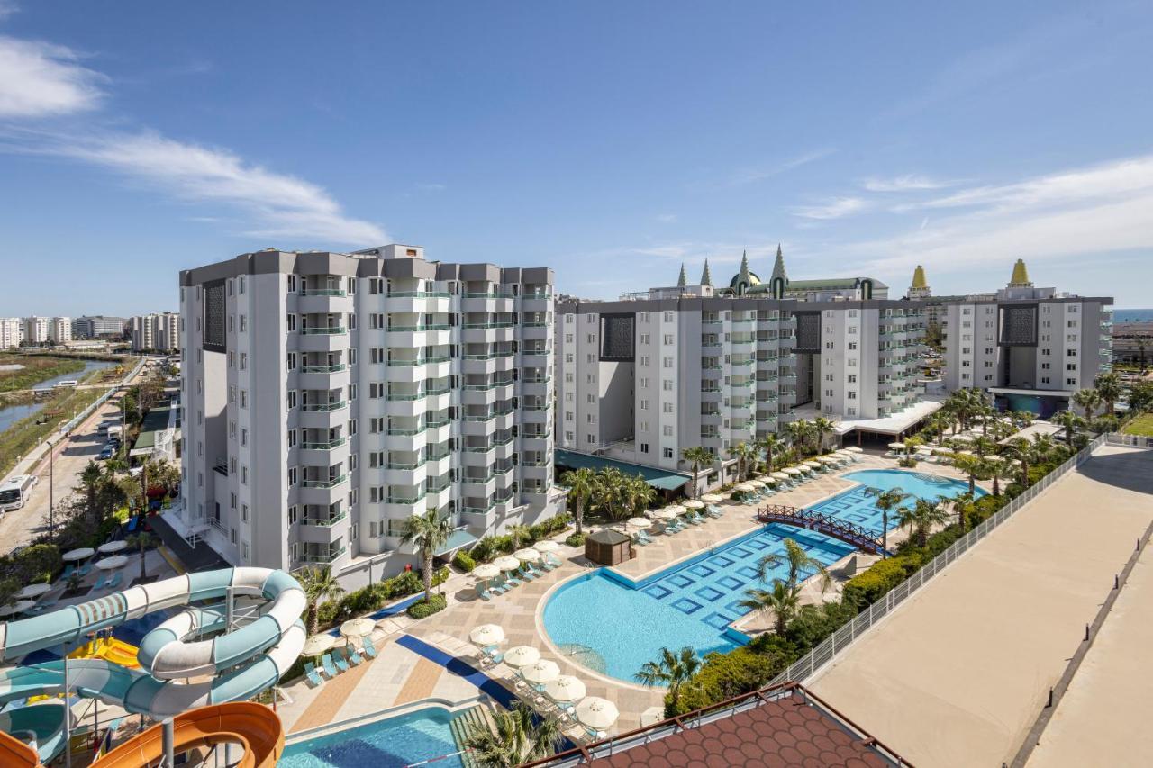 Wyndham Garden Lara מלון 4*