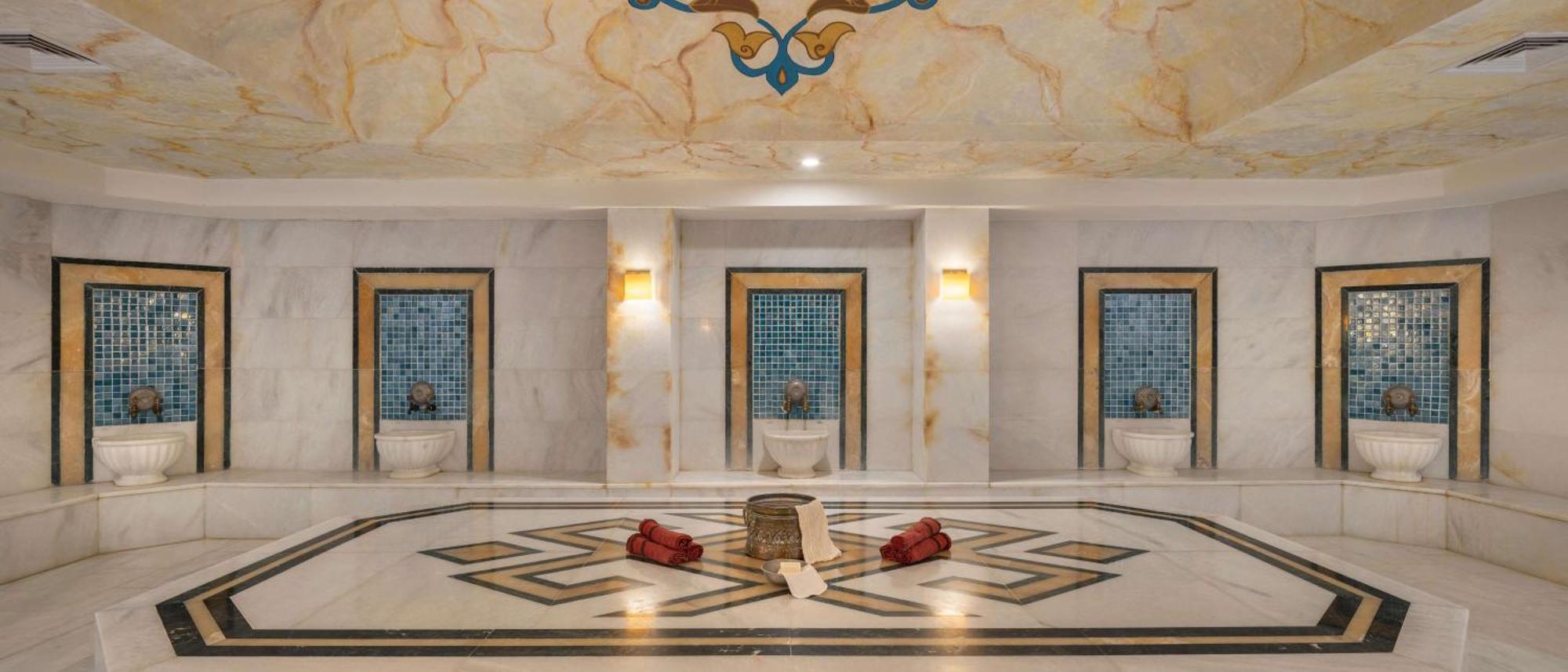Wyndham Garden Lara מלון